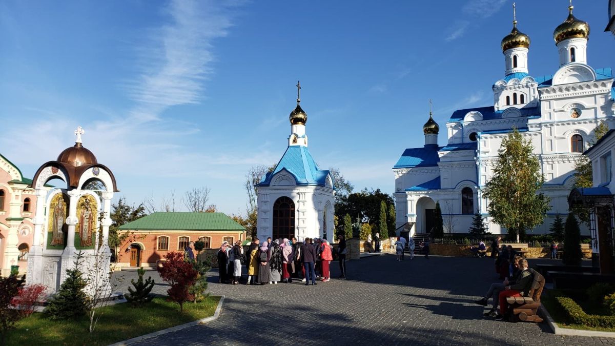 Монастир духа Святого в Почаєві Скит картинка Скит Святого Духа, Почаївський скит фото