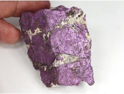 Пурпурит с белыми прожилками, коллекционный образец, Намибия (52*30*30 мм, 86 г) №37559