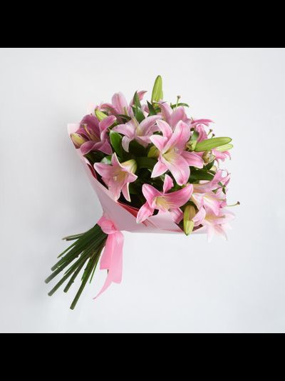 5 розовых лилий