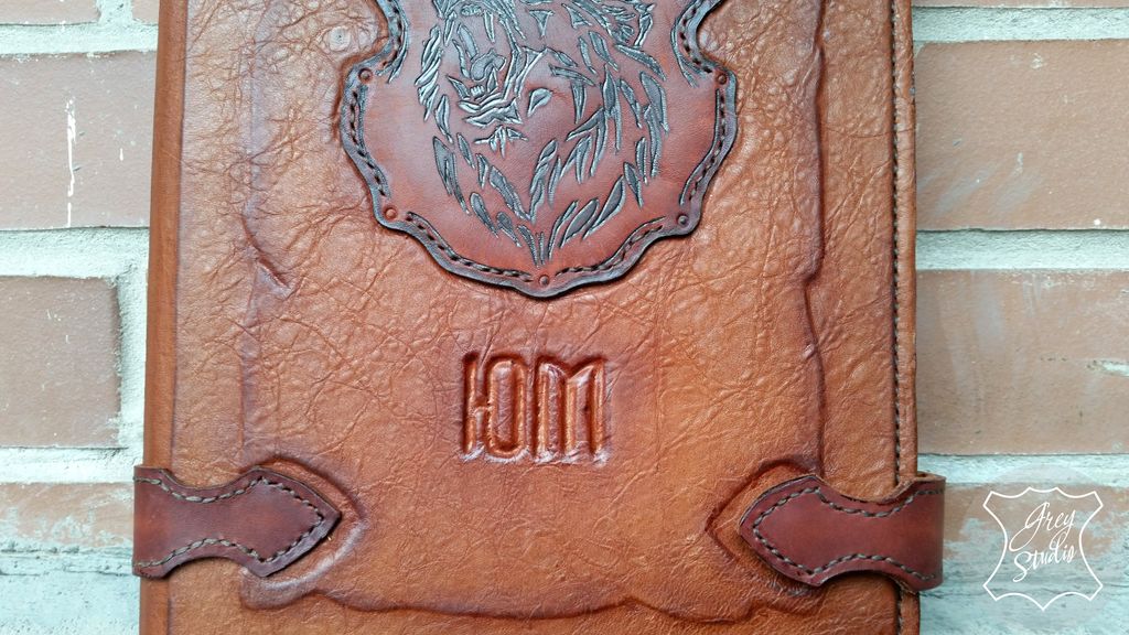 овечья кожа. обложки из кожи с тиснением. тиснения для авто. натуральная кожа козы. кожаный 5 букв.