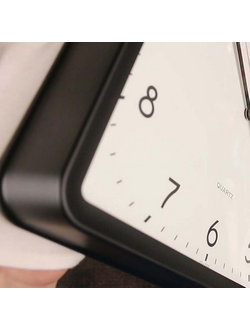 Настенные часы Casio IQ-152-1