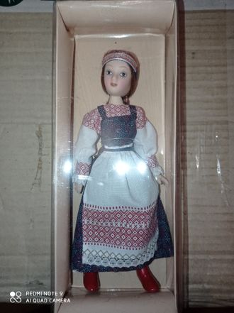 Кукла без журнала  &quot;Куклы в народных костюмах&quot; №72. Девичий костюм Коми