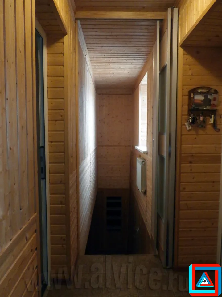 Створки в AL профиле, наполнение - ЛДСП/стекло