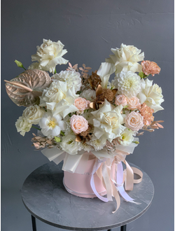 Букет в коробке "Белое золото"