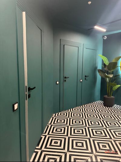 Дверь невидимка 40 мм скрытого монтажа CARDA INVISIBLE с кромкой хром