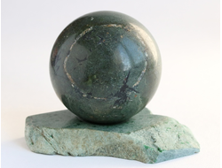 Шар из Жадеита