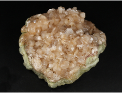 Стильбит, сросток кристаллов, Индия (73*62*43 мм, 155 г) №29855