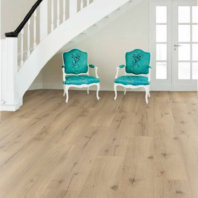 Ламинат Wineo Дуб Рустик Бежевый LA175MV4 в интерьере гостиной