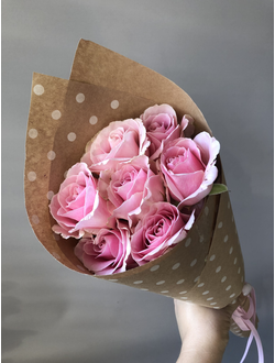 7 розовых роз 40 см