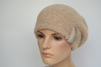 bezheviy-beret-vyazaniy-iz-alpaka-vizio-italiya-9014-v