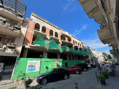 Продаётся большая квартира в центре Батуми, на площади Европы, - 153,9 кв.м. фото  3