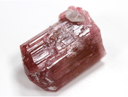 Турмалин, Россия, Забайкальский край, Малханское пегматитовое поле (19*12*9 мм, 3,8 г) №28411