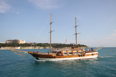 Дискотека в открытом море "Корсар"