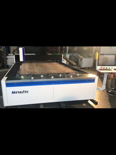 Оптоволоконный лазерный станок для резки металла MetalTec 1530 (1000W)