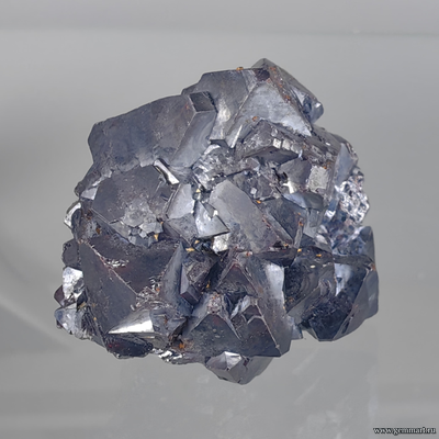 Куприт, сросток кристаллов. Россия. 40*38*37мм