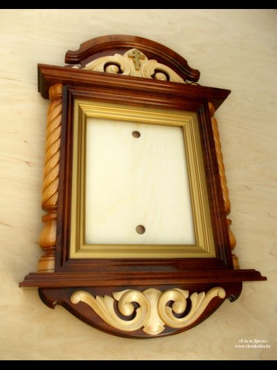 Киот резной