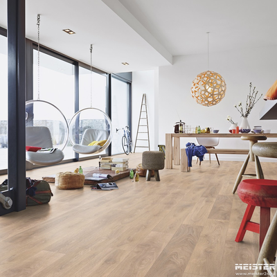 Ламинат Meister LD150 Дуб Сэнд 7004 32 класс толщина 8 мм с фаской 2.550 м2