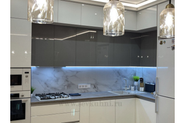 Кухня с профильной ручкой Gola