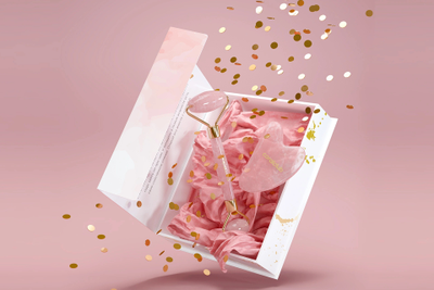 МАССАЖНЫЙ НАБОР GLOW: ПЛИТКА И РОЛЛЕР ГУА-ША