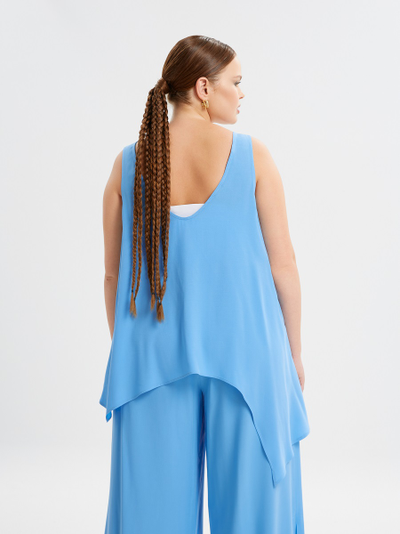 Топ-майка ассиметричный голубого цвета