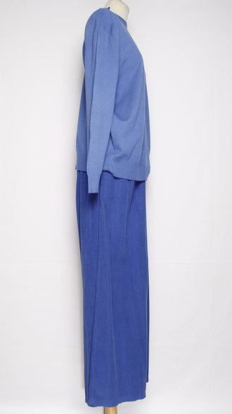 Брюки вельветовые"Палаццо защипы пояс" синие до 54