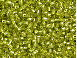 Toho 0024 Transparent Silver-Lined Lime Green / Прозрачный зелёный лайм с серебряной линией внутри