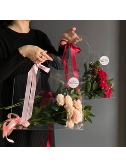 БУКЕТЫ ИЗ КУСТОВЫХ РОЗ В СУМОЧКАХ - (АРТ. М85)