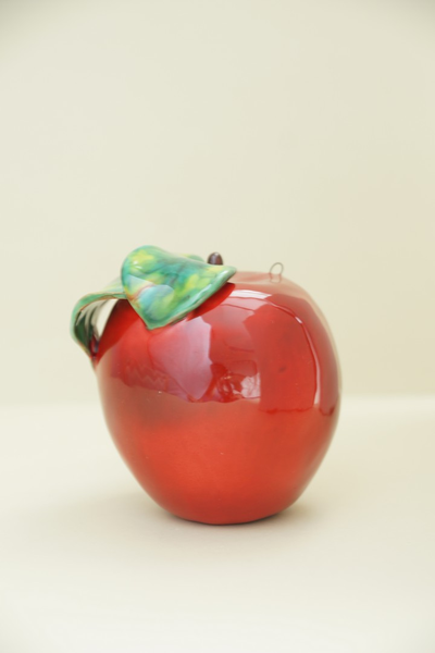 Яблоко с листом (красное)