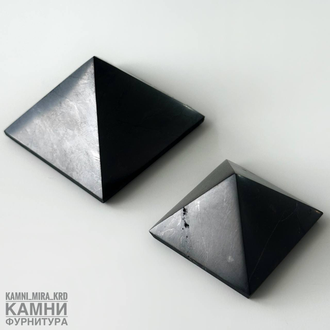 Пирамида из шунгита с пиритом полированная\шлифованная, размер в ассортименте, цена за штуку