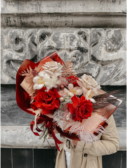 Эффектный букет "Бургунди"