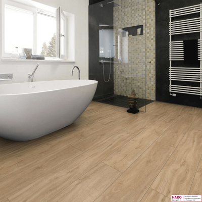 Дизайнерский пол Disano Classic Aqua Дуб Песочный 535703 в интерьере ванной