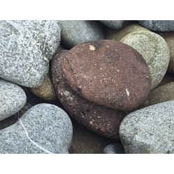 Галька плоская цветная речная, фракция 50-100 мм