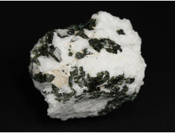 Турмалин зеленый на кварце, Бразилия (30*23*22 мм, 20 г) №36188