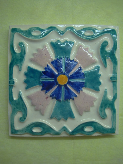 Гвоздика (изразцовая плитка)