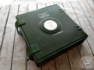 альбом для монет из кожи, подарок коллекционеру, кожаный альбом, альбом на заказ, что подарить