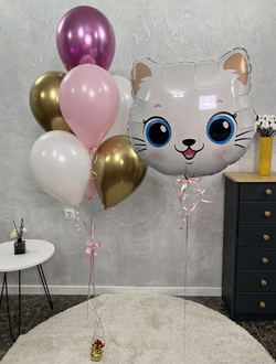 Милая кошечка