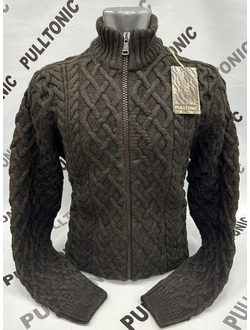 Мужской свитер однотонный с горлом коричневый