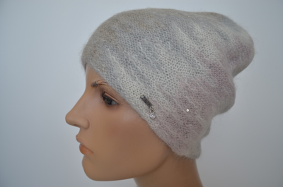 Итальянская бежевая шапка