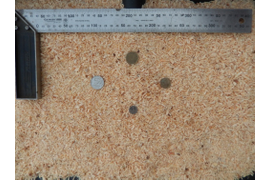 Щепа мерзлой сосны, естественная влажность, вылет ножей 5 мм, сито Ø 8 мм.