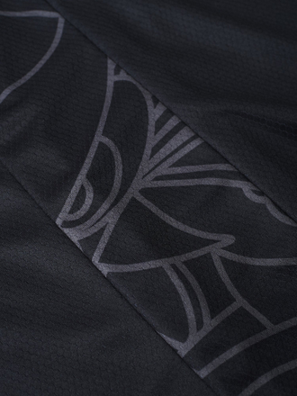 Футболка тренировочная MANTO X DAVEE BLOWS PERFORMANCE T-SHIRT PANTHER черная фото окантовки