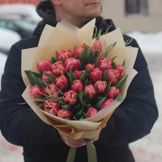 Шикарный букет из тюльпан
