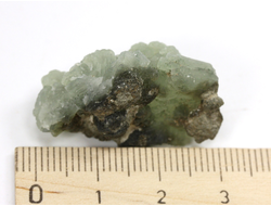 Пренит, сросток кристаллов, Мали (30*18*14 мм, 10,5 г) №36152