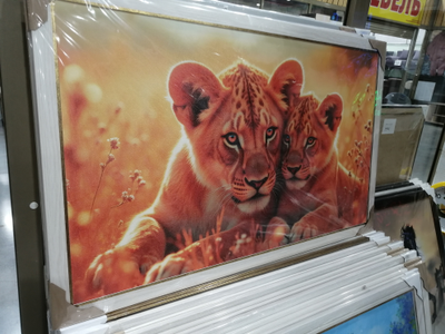 картина в раме 60х100 см Львица и львенок