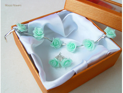 Комплект "С мятными розочками" из полимерной глины. Браслет позолота 18к.