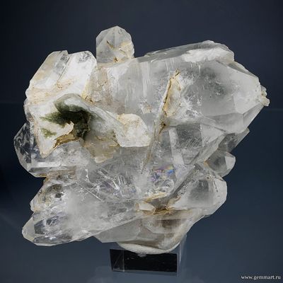 Горный хрусталь с включениями хлорита. Северная Осетия.