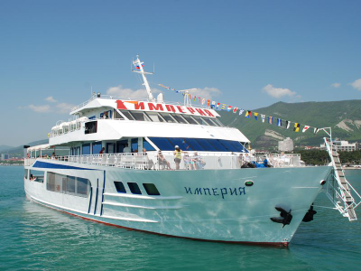 Дискотека в открытом море "Империя"