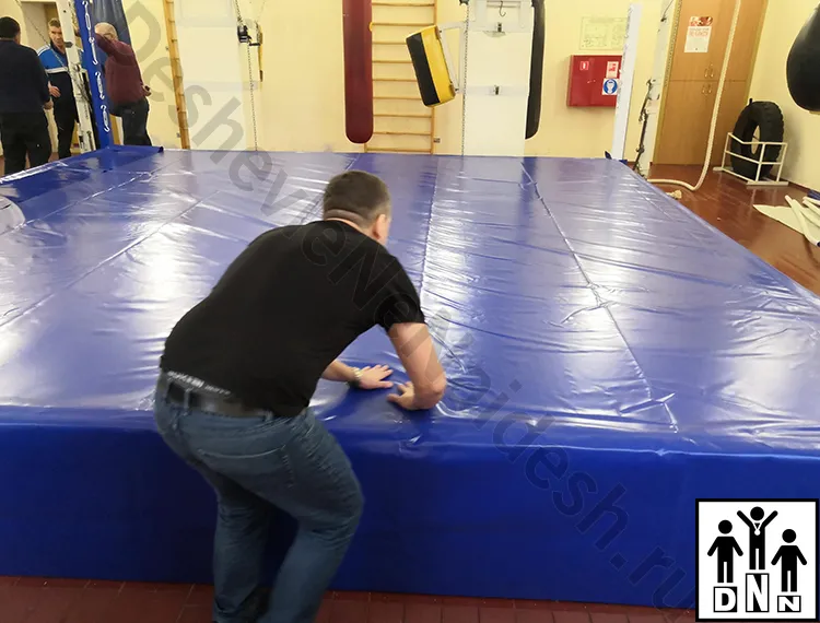 Монтаж ринга на помосте