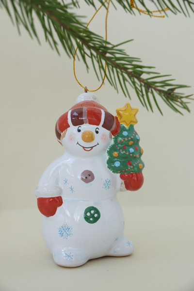 Снеговик с ёлкой