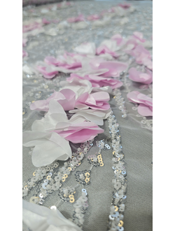 Вышивка с розовыми цветами HLE 5763