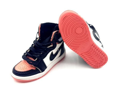 Кеды розовые 1/6 (OS06C) ONESIX-VERSE TOYS